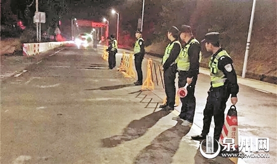 洛江区积极打造民警街面巡、群众社区防、监控实时看的联动网络。 洛江区积极打造民警街面巡、群众社区防、监控实时看的联动网络。