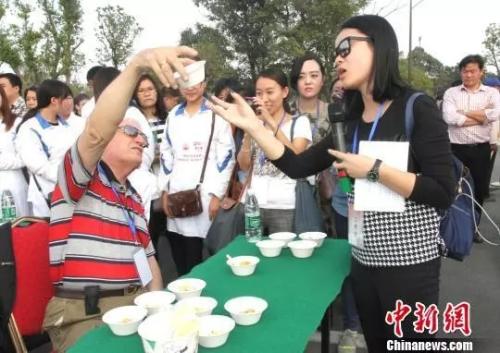 点击进入下一页