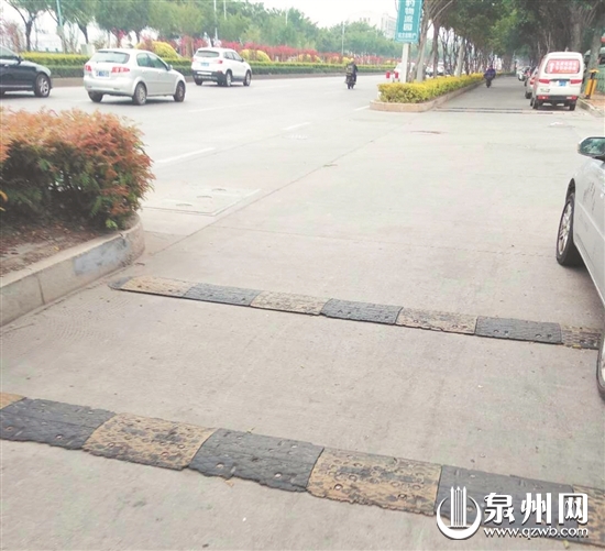 非机动车道上设多个减速带 非机动车道上设多个减速带