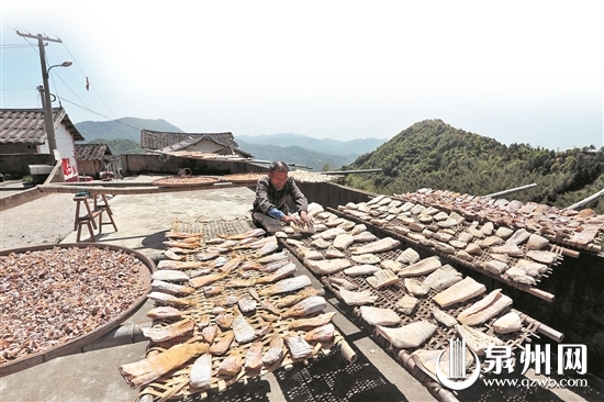 春笋很难大批量运出，大部分只能晒干后再到集市去卖。 