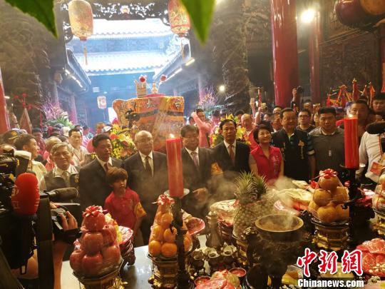 台湾大甲妈祖绕境盛况。(林群华摄) 林群华 摄