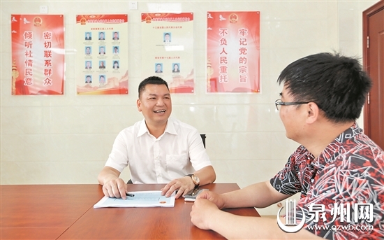 吴金笔:不领一分工资 一心为民办事