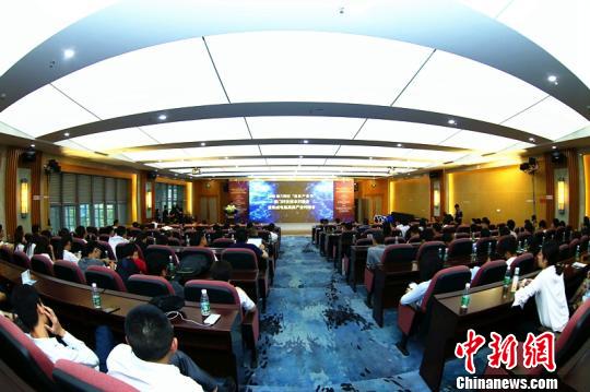 厦门科技资本对接会暨集成电路高新产业对接会吸引了众多知名投资机构的关注。　林俊胜 摄