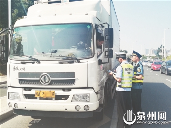 交通部门和公安部门联合开展超限超载运输整治