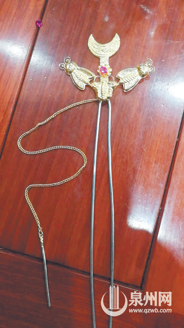 钗仔针也是蟳埔女结婚时必备的嫁妆金器之一
