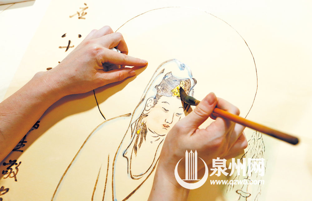 有些烙画需要上色