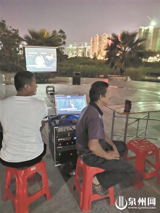 朱某设置在公园里的KTV设备 朱某设置在公园里的KTV设备