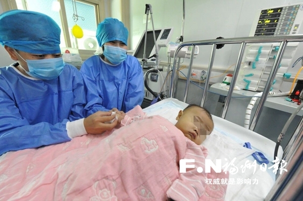 孩子确诊先天性胆道闭锁 “90后”母亲割肝救女 