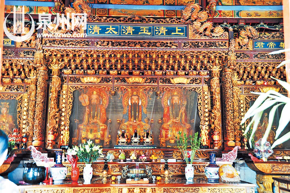 元妙观内玉帝佛像