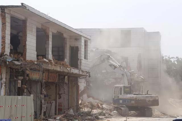 坚决拆!6宗共3020平方“两违”被强制拆除,丰泽启动3个月“铁腕治违” 坚决拆!6宗共3020平方“两违”被强制拆除,丰泽启动3个月“铁腕治违”