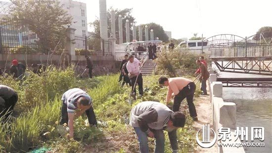 依法取缔水源保护区违章建筑物、农业种植点。 依法取缔水源保护区违章建筑物、农业种植点。