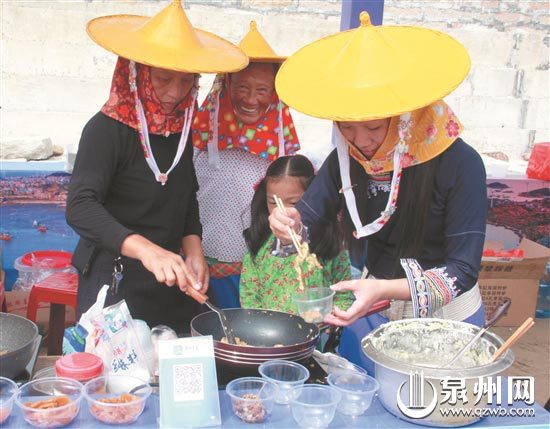 当地美食，现场烹制。