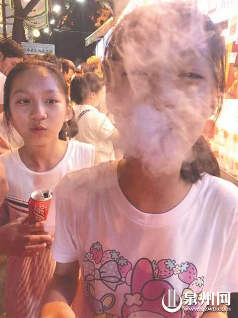 吃在嘴里就可以“吞云吐雾” 吃在嘴里就可以“吞云吐雾”