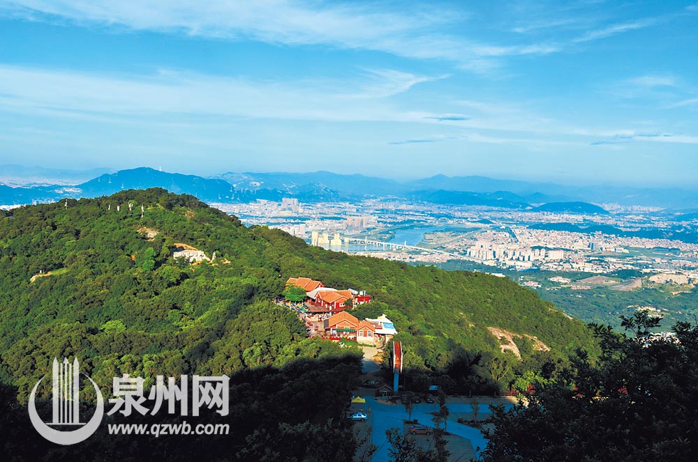 站在南台岩上远眺