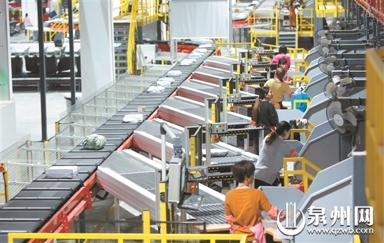 现代快递业由原来的人工分捡，转换为机械自动化分捡