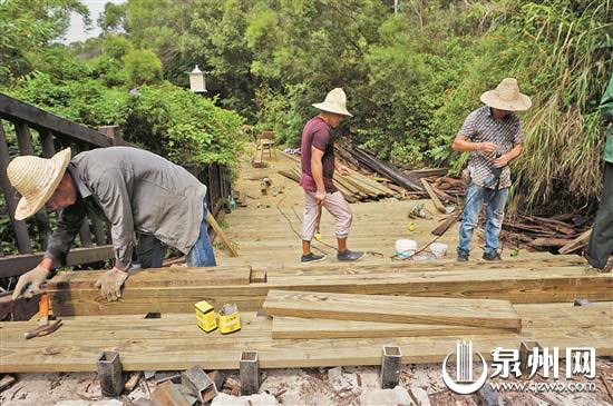 工人正在抓紧施工 工人正在抓紧施工