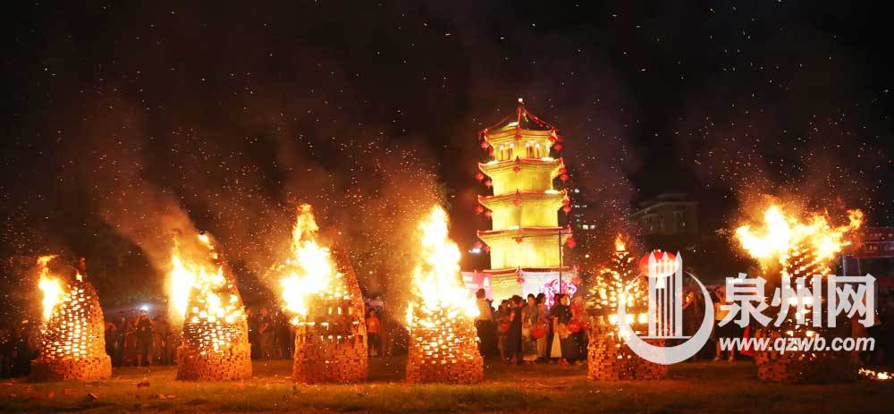 “白塔点灯”“烧塔仔”晋江安海各种传统民俗齐上演 “白塔点灯”“烧塔仔”晋江安海各种传统民俗齐上演