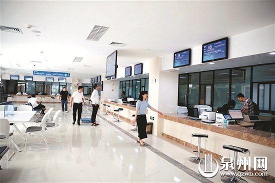 新行政服务中心办事走廊 新行政服务中心办事走廊