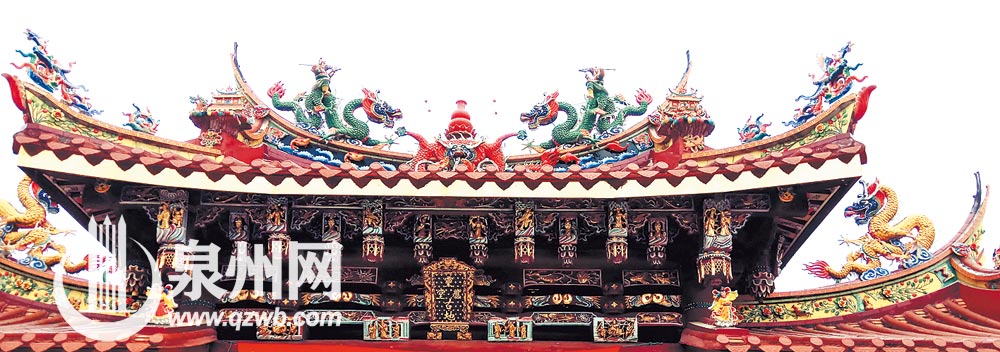 拜亭之上堆剪跨龙武士,十分惊艳。 拜亭之上堆剪跨龙武士,十分惊艳。