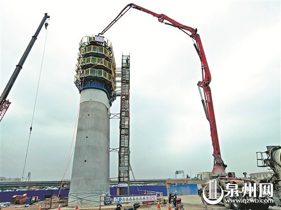 福厦客专泉州湾跨海大桥首个墩身顺利封顶