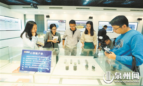 我市企业积极进军石墨稀领域，已研发出多种相关产品