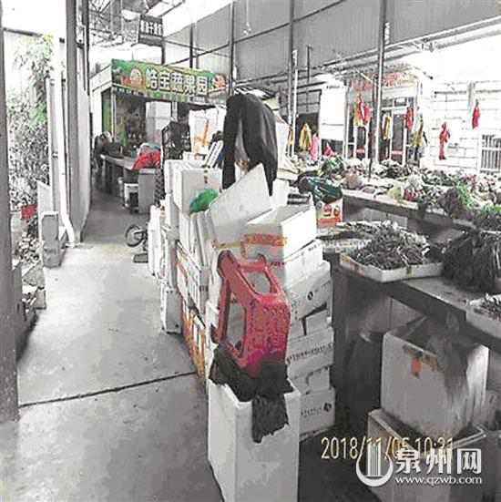 鲤城区赤土市场杂物乱堆放