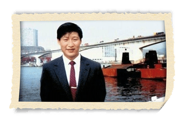 　1985年，习近平从河北正定县调往福建厦门工作。这是时任厦门副市长的习近平到国外考察。（新华社发）