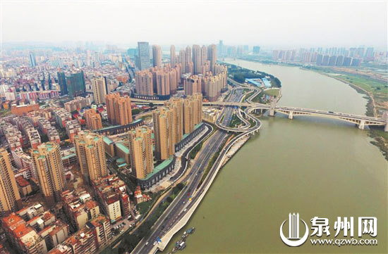 如今，第九码头已成历史，现代城区在这里崛起。（潘登/摄）