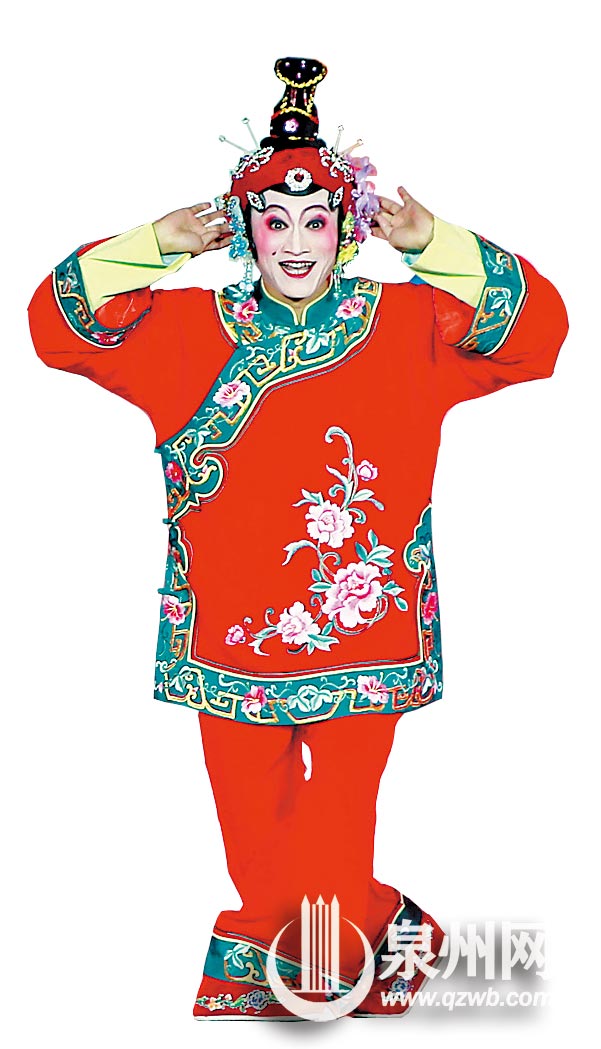 高甲戏演员欢快诙谐的表演令人忍俊不禁