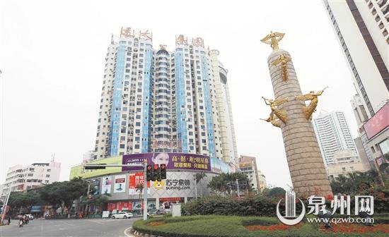 中心市区远太大厦一带的42亩地,是泉州第一块协议出让的土地。 (林劲峰 摄) 中心市区远太大厦一带的42亩地,是泉州第一块协议出让的土地。 (林劲峰 摄)