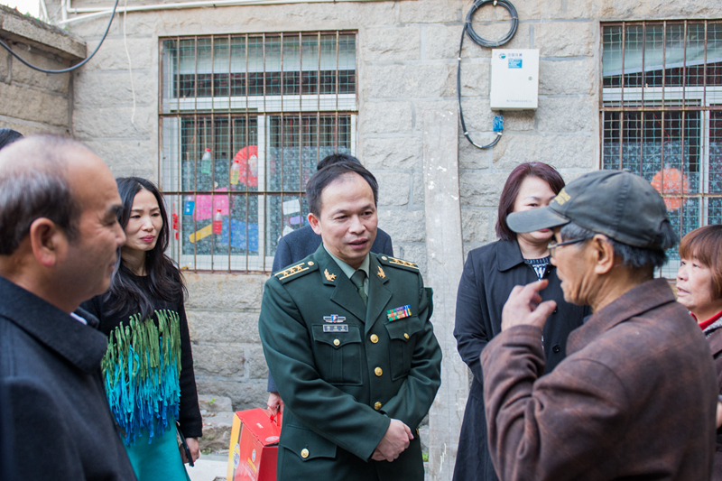 【10】鲤城人武部领导到老兵家中看望慰问 【10】鲤城人武部领导到老兵家中看望慰问