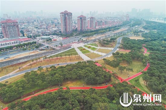 从空中俯瞰笋浯园可以看到，原生态的龙眼树、芒果树得到了保留。 （陈起拓 摄）