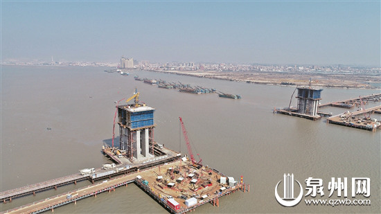 泉厦漳城市联盟路控制性工程—跨海特大桥主桥左右幅0#、1#块浇筑完成。