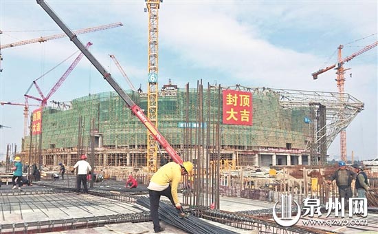 晋江市第二体育中心项目抢抓工期,多个场馆完成封顶。 晋江市第二体育中心项目抢抓工期,多个场馆完成封顶。