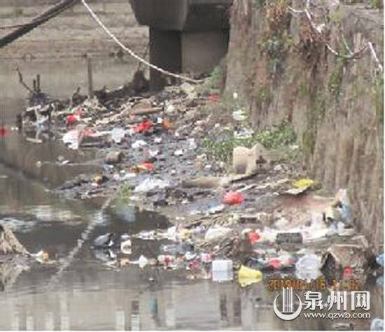 泉州展览城广场卫生死角