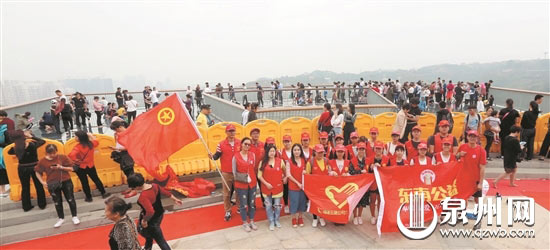 东南早报东南公益志愿者此前就曾上山守护最美绿道