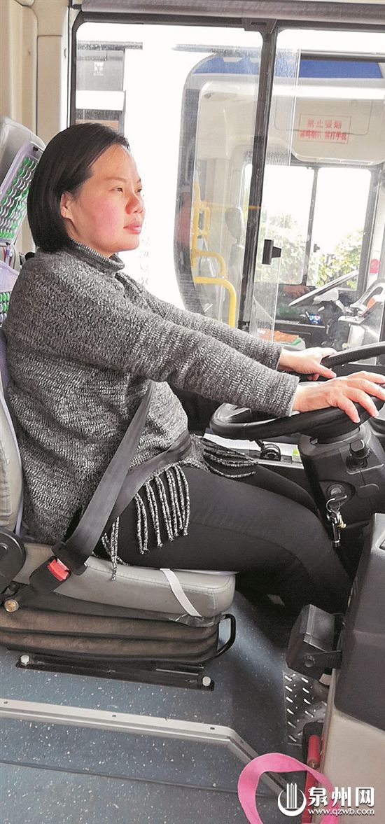 “三八”国际妇女节特别报道 60路公交上的8朵金花