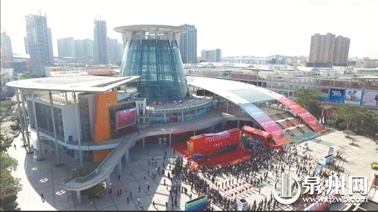 2018年的海博会吸引了全球1.5万名专业采购商