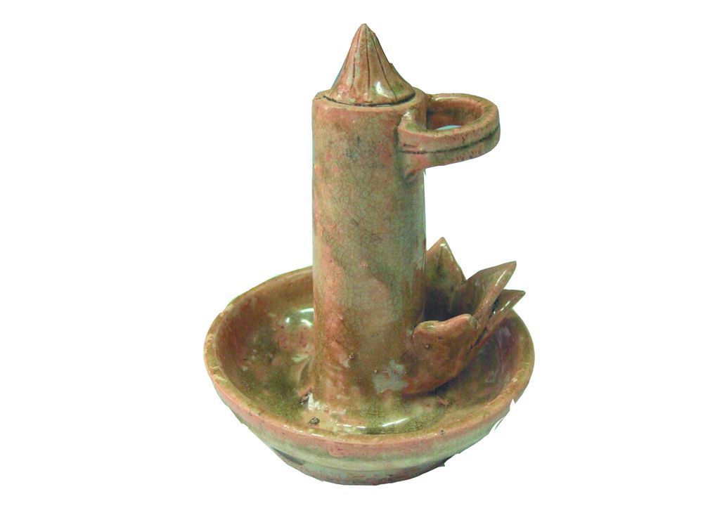 晋江内坑唐代古墓出土的灯盏