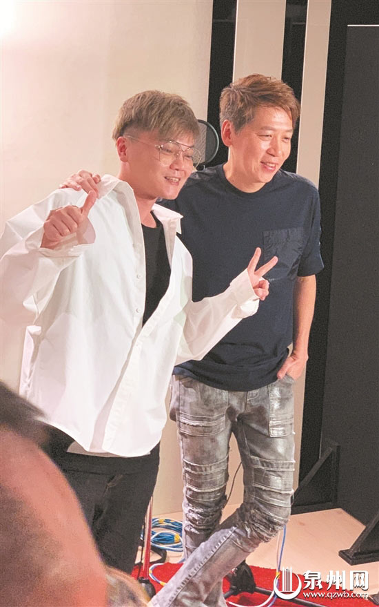 林伟龙和周杰伦“御用”编曲大师洪敬尧共同录制新歌《兄弟啊》 林伟龙和周杰伦“御用”编曲大师洪敬尧共同录制新歌《兄弟啊》