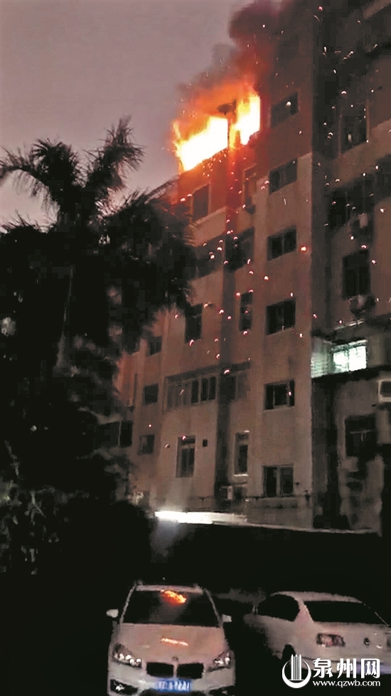 火势迅猛（网友供图）