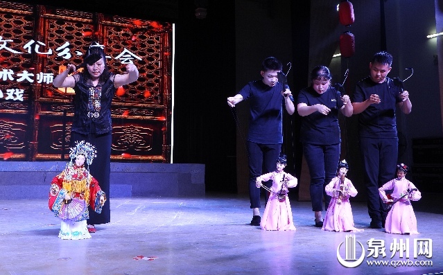 提线木偶戏《贵妃颂》精彩演出 提线木偶戏《贵妃颂》精彩演出