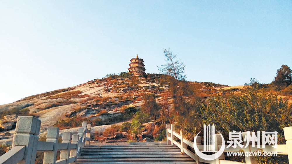 苏濬曾游历石狮宝盖山