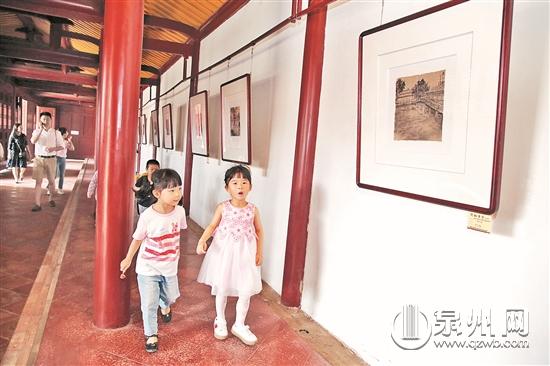 小朋友们也来感受古城神韵