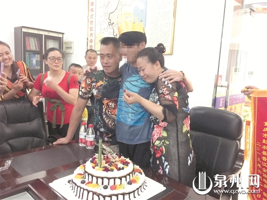 一家人时隔20年再次团圆 一家人时隔20年再次团圆