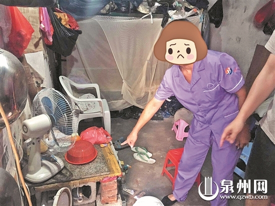 蒋某指认其偷来的钻戒