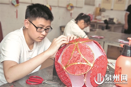 学习花灯制作