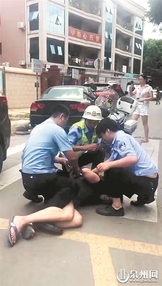 醉驾司机在丰泽第三中心小学门口被抓获