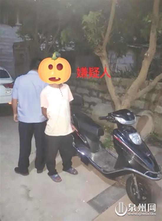 嫌疑人李某指认其偷来的赃车   