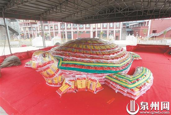 大“米龟”重3.85万斤，高1米多、宽4米多、长超过6米。